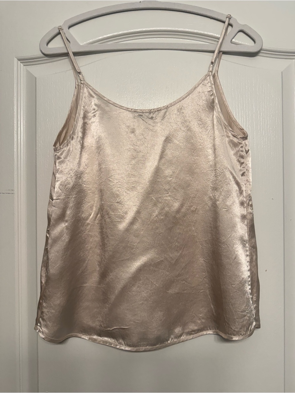 Babaton Aritzia Satin Cami Tank Top Champagne Beige Silky Minimalist Size Small - Picture 3 of 6